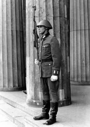 Soldier of the NVA in East Berlin, 1990 (photo)
