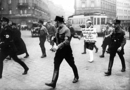 The Jewish lawyer M. Siegel is led through Munich (b/w photo)