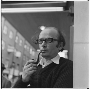 Phillip O'Conner, portrait of writer, poet and radio interviewer, "discoverer of" Quentin Crisp, mid 1950's, UK (b/w photo)