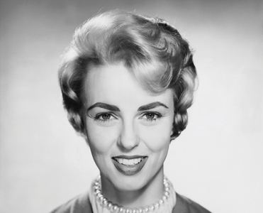 Portrait of a mid adult woman smiling