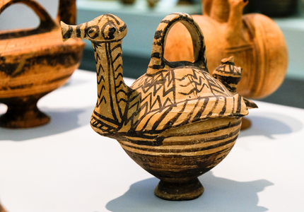 Bird vase, Crete, 9th - 7th B.C. (photo)