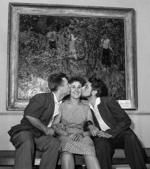 "Grand Prix de Rome de peinture" (painting prize), July 6, 1950 : painter Francoise Boudet congratulated by Mr Collomb and Mr Petitet (b/w photo)