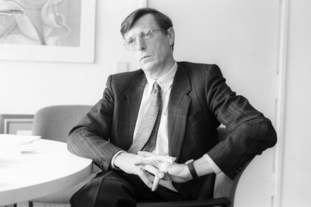 Prof. Dr. Wolfgang Bergsdorf (Ministerial Director at the Federal Press Office) during an interview..., 1991 (photo)