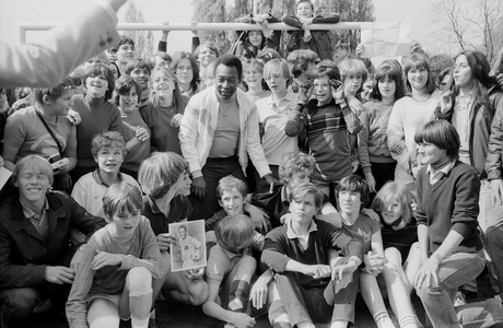 Brazilian football player Pele meets fans and shows some tricks with the ball at Hamburg, Germany 1981