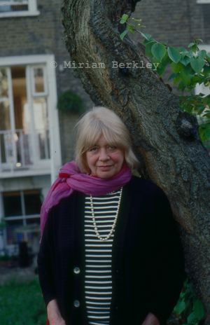 Emma Tennant in the garden of her London home (photo)