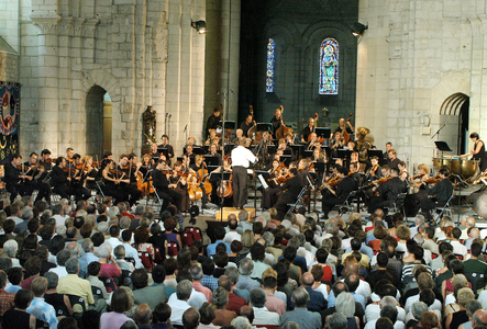 L'Orchestre des Champs-Élysées.
