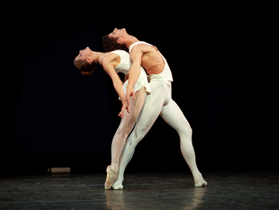 Royal Ballet in 'Apollo'. Jonathan Cope as Apollo, Darcey Bussell as Terpsichore (photo)