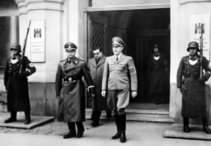 II. WK, German administration in the Generalgouvernement, 1940 (photo)