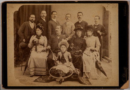 Head of Lanciano Post Office with his employees and his family, Lanciano, Italy (photo)