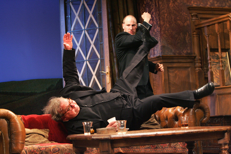 Philip King 's play (photo)