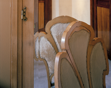 Chair and mirror detail second floor, Maison and Atelier Horta, 23-25 Rue Americaine, Brussels, 1898-1901. Now the Horta Museum (photo)