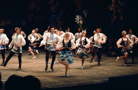 Belarusian folk dance group from Belarus perform in Moscow, 1980 (photo)