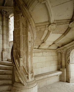 Spiral staircase in the inner courtyard of Blois Castle, France (photo)