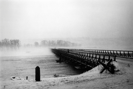 German temporary bridge across the Dnieper River, 1941 (b/w photo)