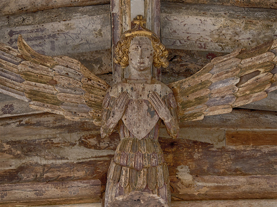 Painted roof angel bearning shield; Holy Trinity Blythburgh, Suffolk, 15th century (photo)