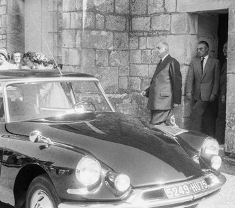 Travel of French president Charles de Gaulle in South of France : here in Monaco, October 24, 1960 (Citroen DS car) (b/w photo)