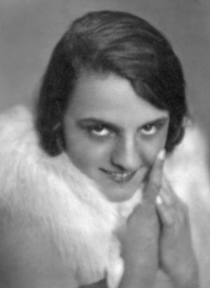 Portrait of a woman, 1928 (b/w photo)