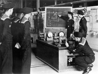 II. WK - Kriegsmarine - Naval School, 1944 (photo)