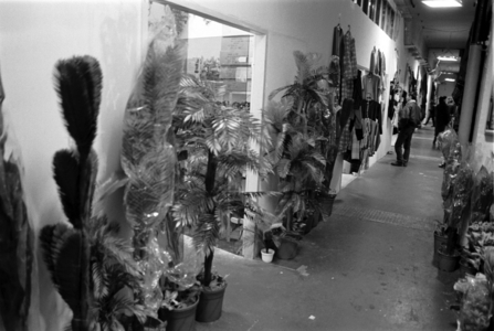 Association Reistrommel sales hall in the Vietnamese purchasing project in Lichtenberg ..., 1996 (photo)