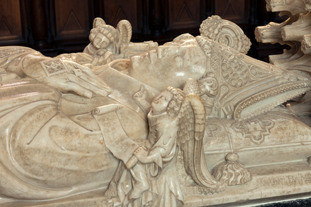 Former cathedral (Ancienne cathédrale Notre-Dame). Interior. Tomb of bishop Bertrand de Miramont. Detail.
