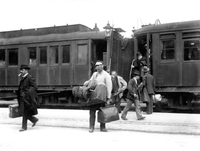 Porter at the railway station of Innsbruck (b/w photo)