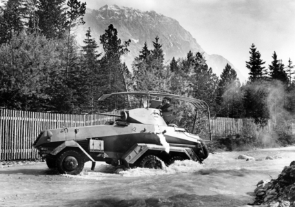 III Reich, German Wehrmacht, armored scout car, 1937 (photo)