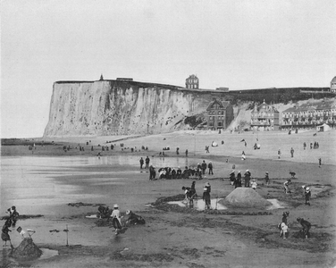Mers-les-Bains – La Plage (b/w photo)