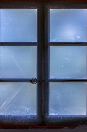 Plastic-covered window, 2015 (photo)