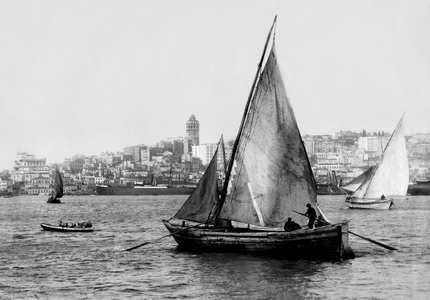 Turkey, istanbul, view of the galata quarter with the Genoese tower, 1920-30 (b/w photo)
