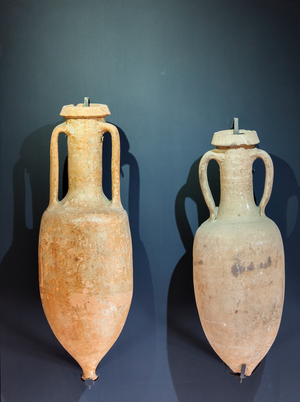 Two wine amphoras from Italy (object)