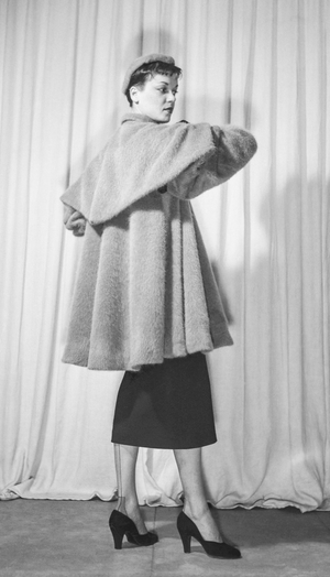 Madeleine Vramant fashion, Paris, 1951 : coat (b/w photo)