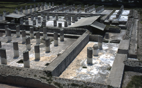 Colonnaded Rooms of the Burned Palace at Tula, Hidalgo, Mexico, Post-Classic period (980-1160 AD) (photo)