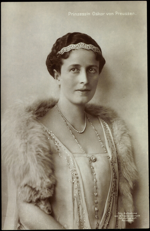 Ak Princess Oskar of Prussia, Tiara, Jewelry (b/w photo)