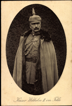 Passepartout Ak Kaiser Wilhelm II im Felde, Uniform, Spitzhut  (b/w photo)
