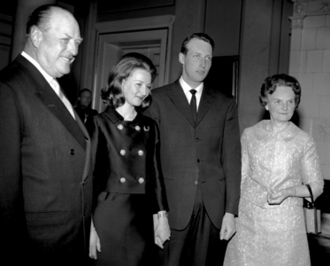 19680319: The engagement between Crown Prince Harald and Miss Sonja Haraldsen. The …, 1968 (photo)