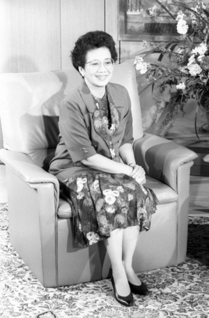 President Corazon Aquino (Philippines) during a visit to Bonn, optimistic..., 1989 (photo)