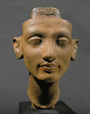 Head of a queen, probably Ankhesenpaaton, Tutankhamun's wife (sandstone)