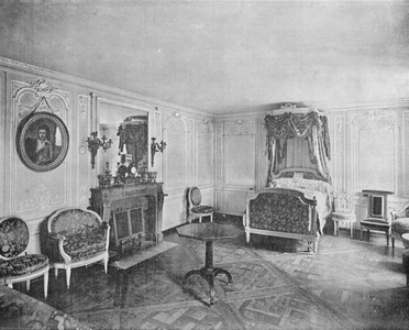 Le Petit-Trianon – La Chambre de Marie-Antoinette (b/w photo)