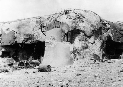 Destroyed French fortification, 1940 (b/w photo)