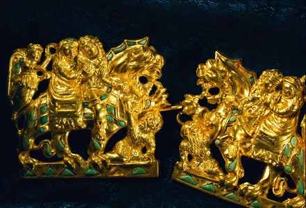 Clasp showing amorous scene, griffins, gold and inlay turquoise artifacts from Tillya…, 2004 (photo)
