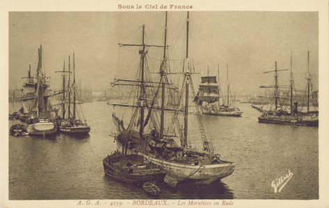 Bordeaux: Les Morutiers en Rade (b/w photo)