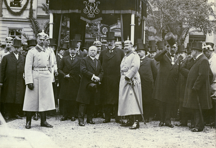 Theobald von Bethmann-Hollweg at the unveiling of the Markgraf-Friedrich memorial in Brandenburg an der Havel, July 1912 (b/w photo)