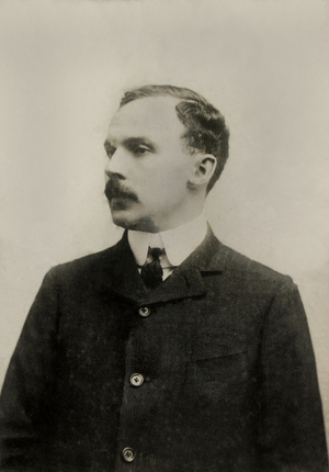 Portrait of Maurice Farman ( 1877 , 1964 ) racing driver (photograph)