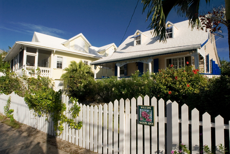 Typical loyalist house, Hope Town, Elbow Cay, Abacos, Bahamas (photo)