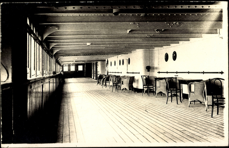 Foto HAPAG, Dampfer Albert Ballin, Promenadendeck