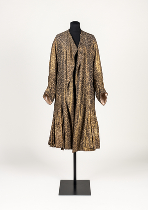Evening coat, 1927 (photo)