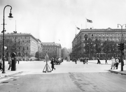 Wilhelmplatz in Berlin, 1937 (b/w photo)