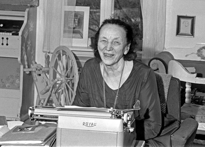 Tangen, 197512: Author Ingeborg Refling Hagen ..., 1975 (photo)