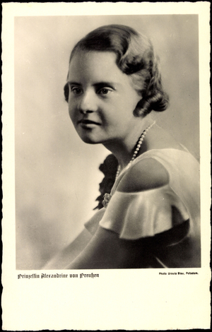Ak Princess Alexandrine of Prussia with pearl necklace (b/w photo)