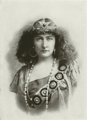 Emma Eames as Aida (b/w photo)